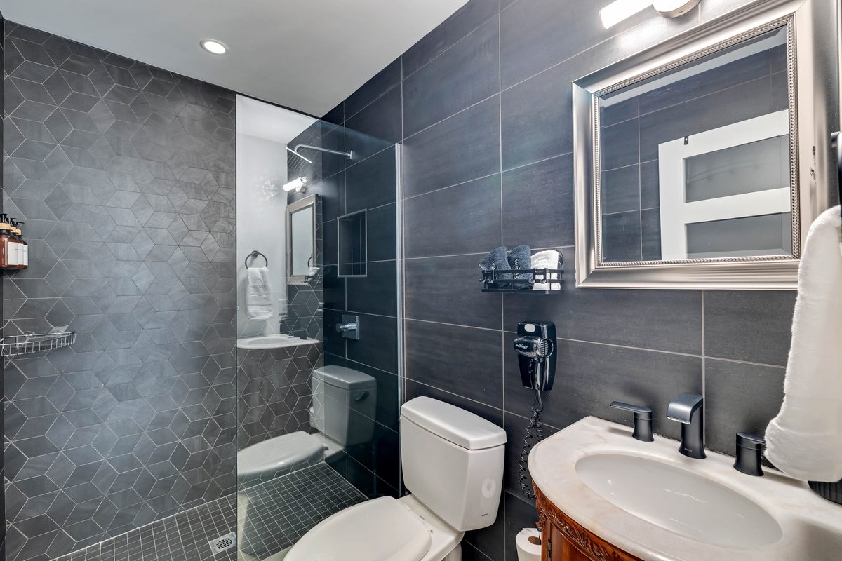 Bathroom interior at Waterfall Wonder.